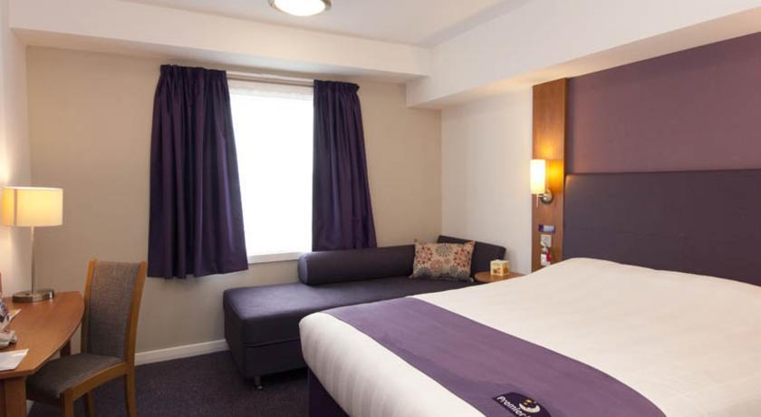 Premier Inn Basingstoke West الغرفة الصورة