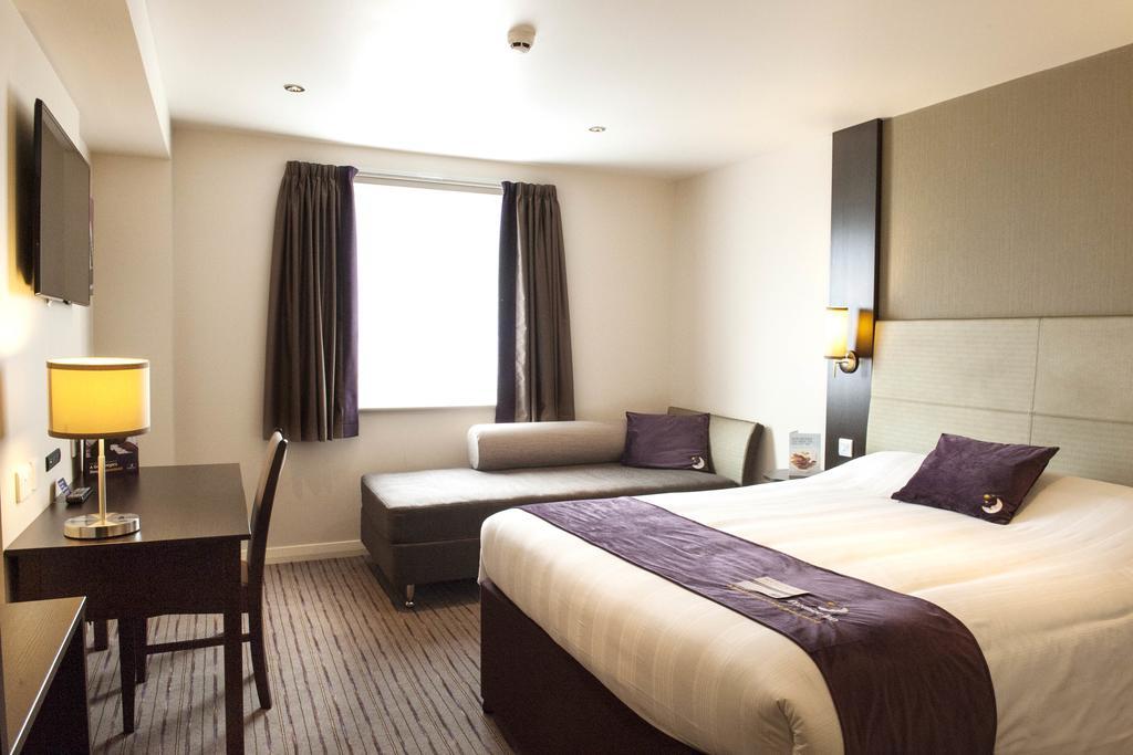 Premier Inn Basingstoke West المظهر الخارجي الصورة