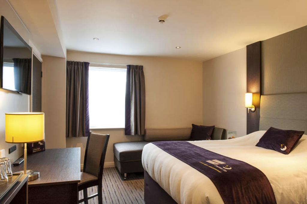 Premier Inn Basingstoke West المظهر الخارجي الصورة